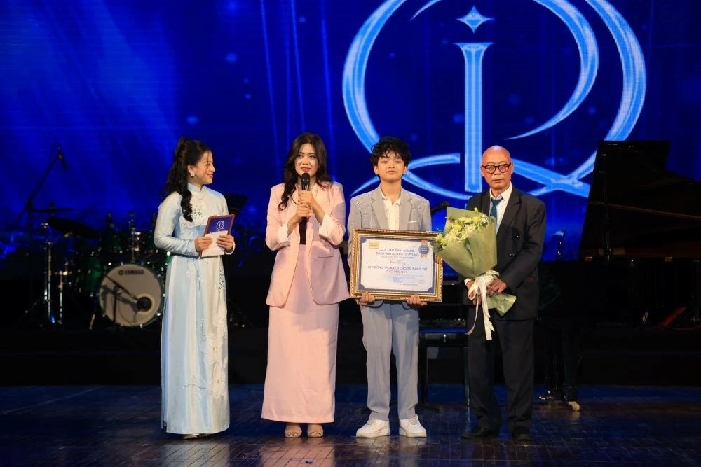 Quỹ từ thiện Đức Đào Minh Quang lần đầu trao học bổng trọn đời cho tài năng trẻ Việt Quỹ từ thiện Đức Đào Minh Quang lần đầu trao học bổng trọn đời cho tài năng trẻ Việt