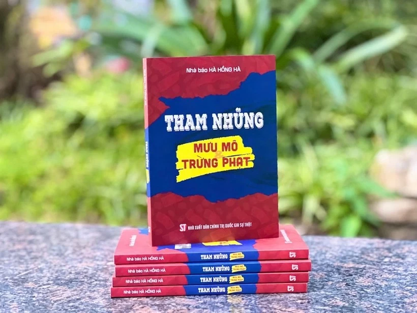 Cuốn sách đề cập các câu chuyện, sự kiện, nhân vật trong các vụ án tham nhũng nổi tiếng cũng như giải pháp chống tham nhũng thành công ở một số quốc gia. (Ảnh: PV/Vietnam+) Cuốn sách đề cập các câu chuyện, sự kiện, nhân vật trong các vụ án tham nhũng nổi tiếng cũng như giải pháp chống tham nhũng thành công ở một số quốc gia. (Ảnh: PV/Vietnam+)