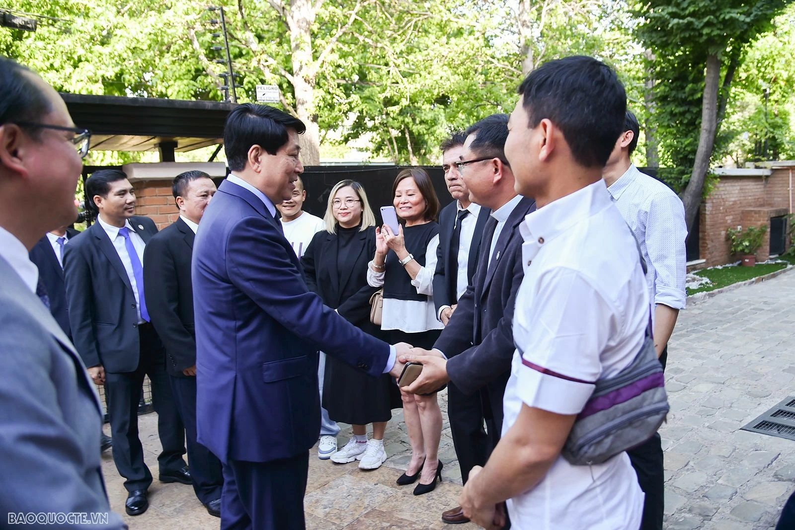 Chủ tịch nước Lương Cường gặp mặt cán bộ Đại sứ quán và cộng đồng người Việt Nam tại Chile Chủ tịch nước Lương Cường gặp mặt cán bộ Đại sứ quán và cộng đồng người Việt Nam tại Chile