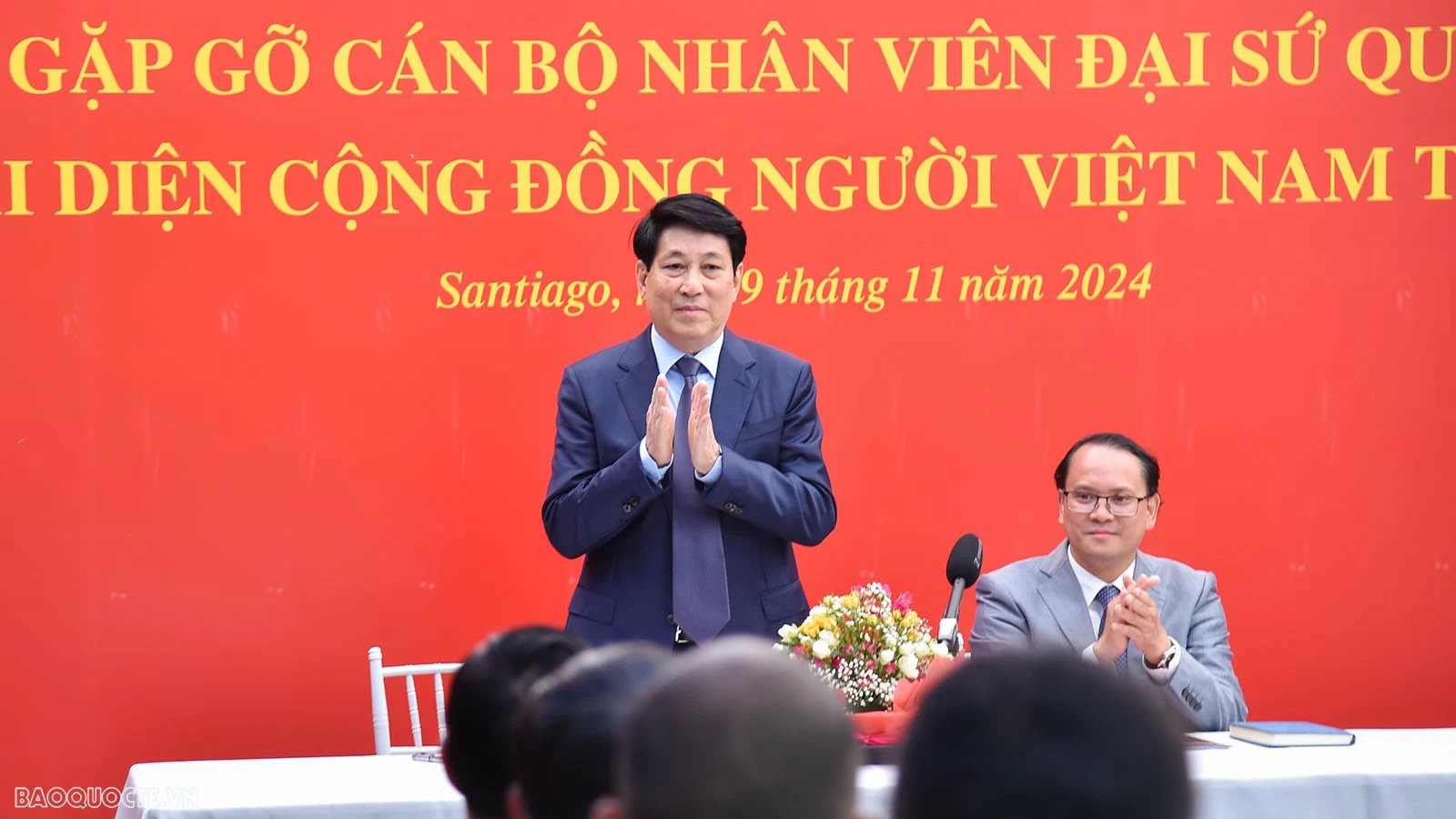 Chủ tịch nước Lương Cường gặp mặt cán bộ Đại sứ quán và cộng đồng người Việt Nam tại Chile Chủ tịch nước Lương Cường gặp mặt cán bộ Đại sứ quán và cộng đồng người Việt Nam tại Chile