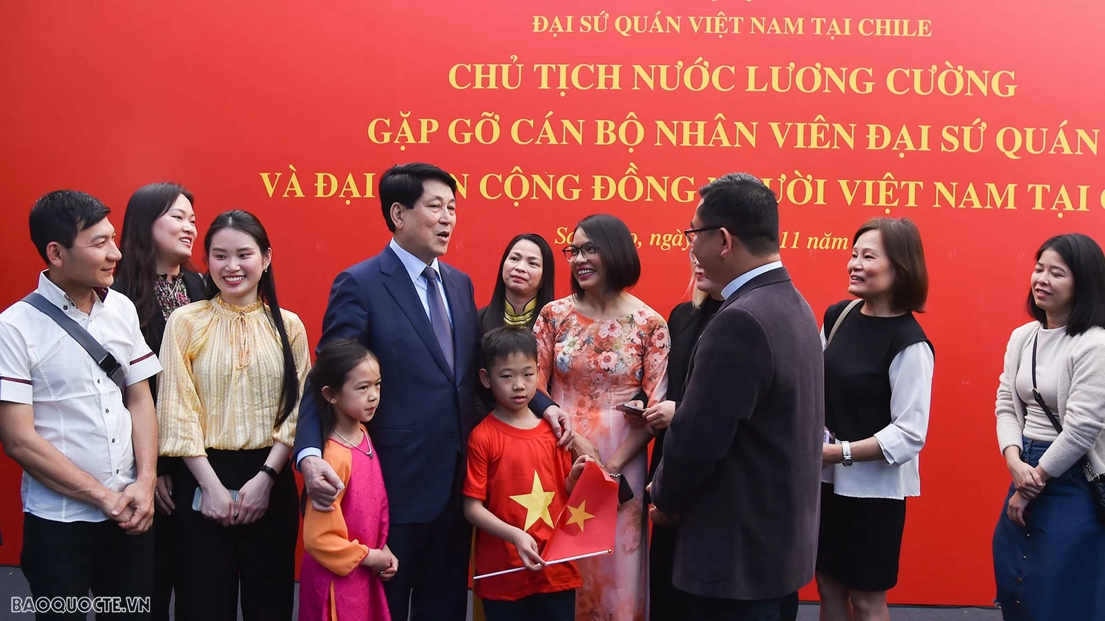 Chủ tịch nước Lương Cường gặp mặt cán bộ Đại sứ quán và cộng đồng người Việt Nam tại Chile Chủ tịch nước Lương Cường gặp mặt cán bộ Đại sứ quán và cộng đồng người Việt Nam tại Chile