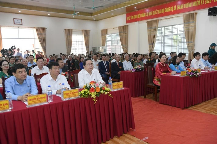 Chủ tịch Quốc hội Trần Thanh Mẫn dự Ngày hội Đại đoàn kết toàn dân tộc tại Hà Nam Chủ tịch Quốc hội Trần Thanh Mẫn dự Ngày hội Đại đoàn kết toàn dân tộc tại Hà Nam