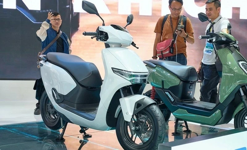 Điểm mặt loạt xe máy điện mới vừa ra mắt thị trường Việt Nam Điểm mặt loạt xe máy điện mới vừa ra mắt thị trường Việt Nam