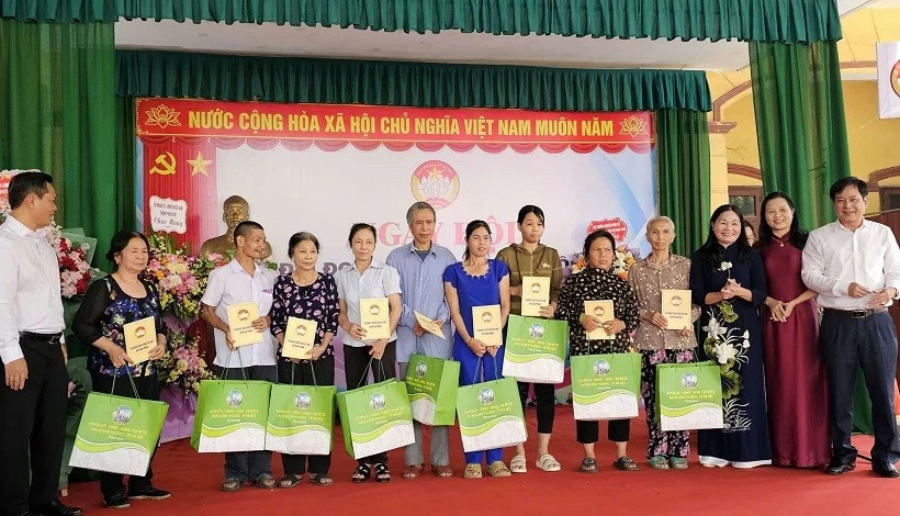 Không khí ấm áp tình nghĩa xóm của ‘Ngày hội đại đoàn kết toàn dân tộc năm 2024’ Không khí ấm áp tình nghĩa xóm của ‘Ngày hội đại đoàn kết toàn dân tộc năm 2024’