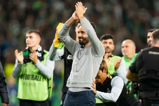 Amorim chia tay Sporting sau trận thắng Braga. Amorim chia tay Sporting sau trận thắng Braga.