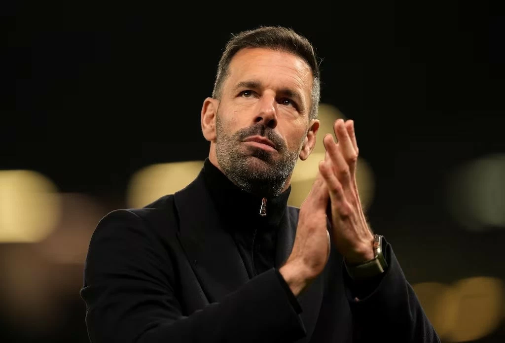 HLV Ruud van Nistelrooy chính thức chia tay MU HLV Ruud van Nistelrooy chính thức chia tay MU