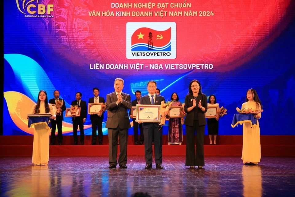 Thêm 4 đơn vị của PetroVietnam đạt chuẩn văn hóa kinh doanh Việt Nam Thêm 4 đơn vị của PetroVietnam đạt chuẩn văn hóa kinh doanh Việt Nam