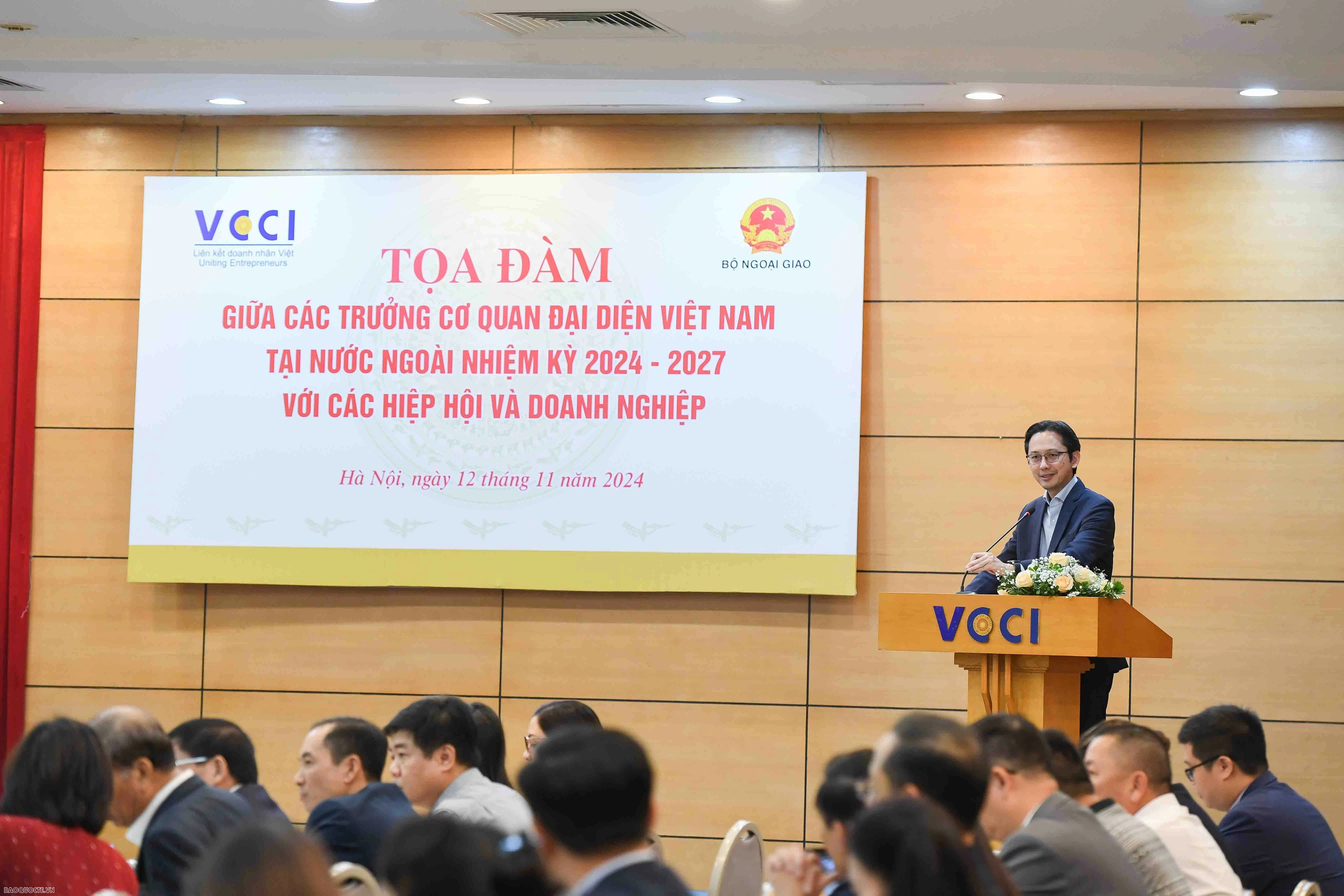 Trưởng Cơ quan đại diện Việt Nam tại nước ngoài tiếp tục là ầu nối tiếp sức cho doanh nghiệp vươn ra thế giới Để các Cơ quan đại diện Việt Nam tại nước ngoài là cầu nối vững chắc, tiếp sức cho doanh nghiệp vươn ra thế giới