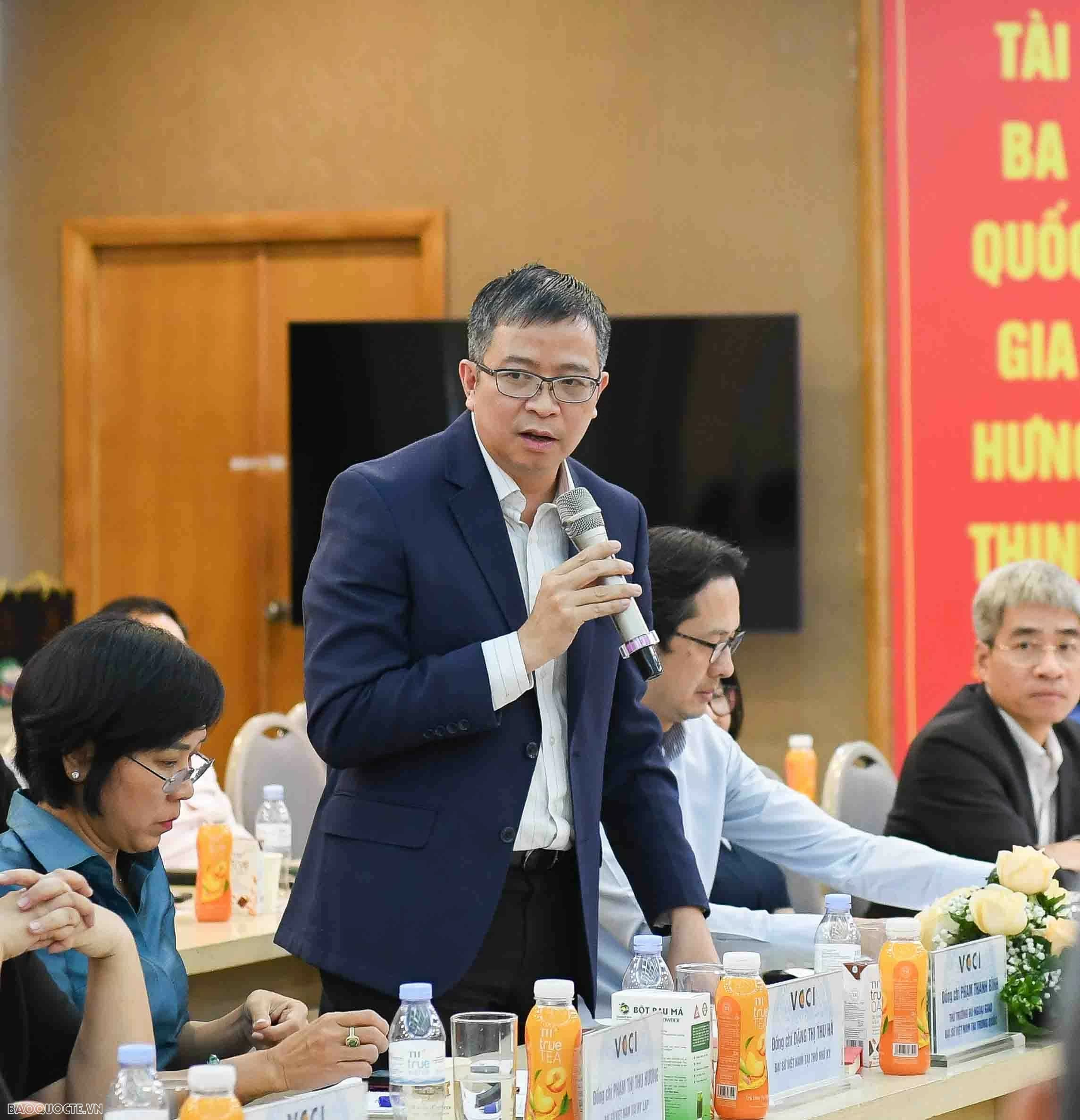 Trưởng Cơ quan đại diện Việt Nam tại nước ngoài tiếp tục là ầu nối tiếp sức cho doanh nghiệp vươn ra thế giới Để các Cơ quan đại diện Việt Nam tại nước ngoài là cầu nối vững chắc, tiếp sức cho doanh nghiệp vươn ra thế giới