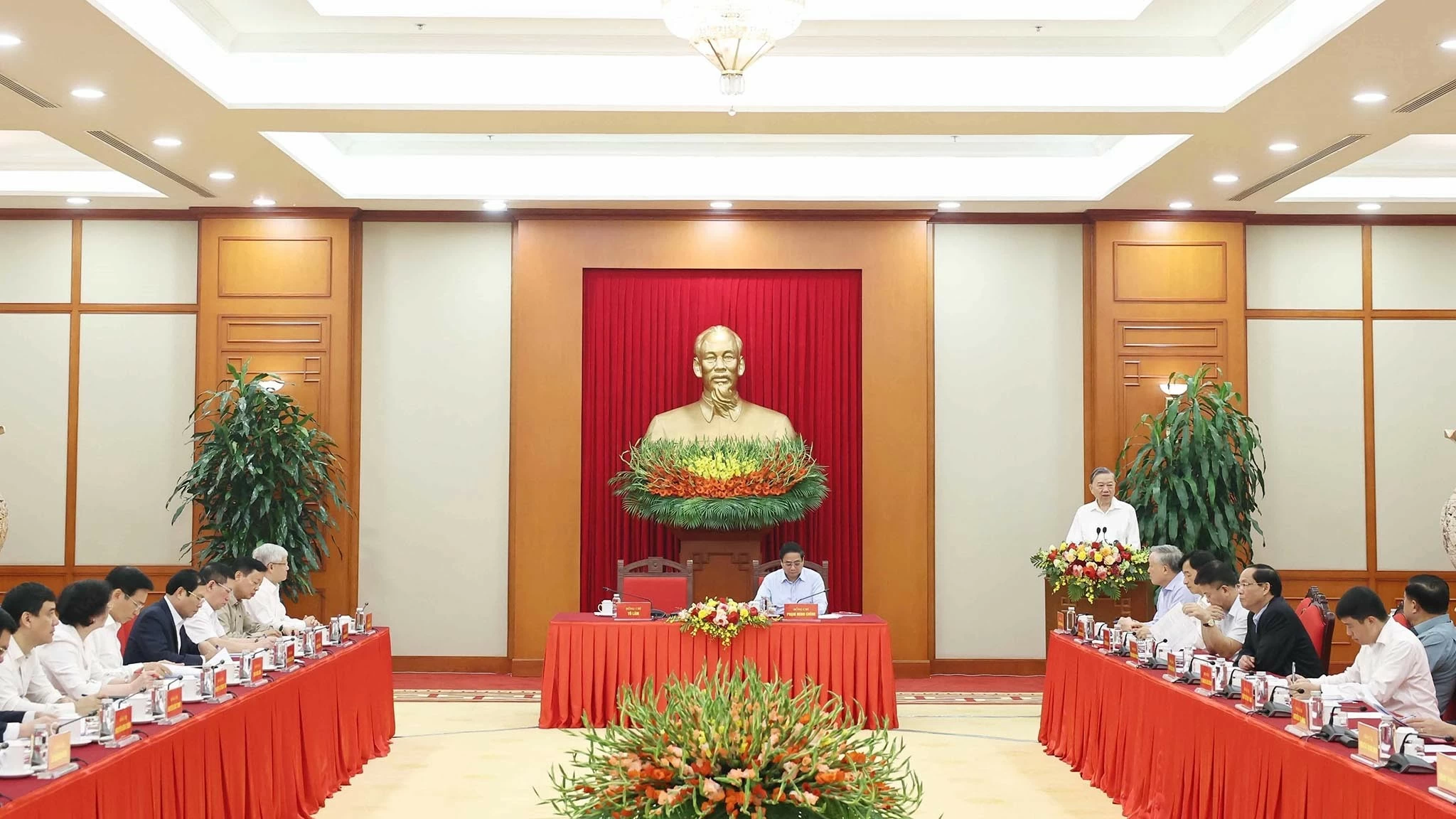 Tổng Bí thư Tô Lâm làm việc với Tiểu ban Kinh tế-xã hội Đại hội XIV của Đảng Tổng Bí thư Tô Lâm làm việc với Tiểu ban Kinh tế-xã hội Đại hội XIV của Đảng