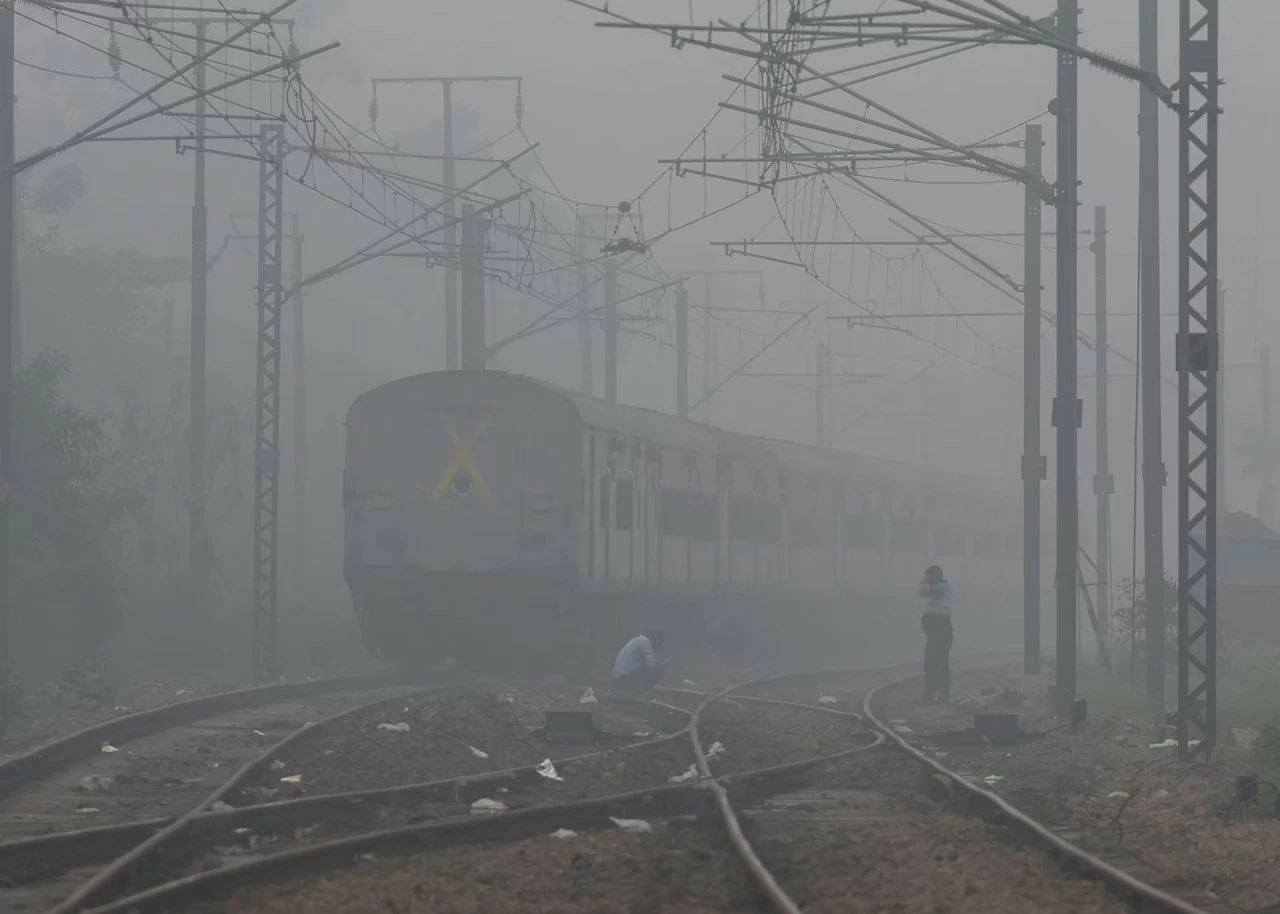 Ấn Độ: Thủ đô Delhi mờ mịt do ô nhiễm không khí nghiêm trọng Ấn Độ: Thủ đô Delhi mờ mịt do ô nhiễm không khí nghiêm trọng