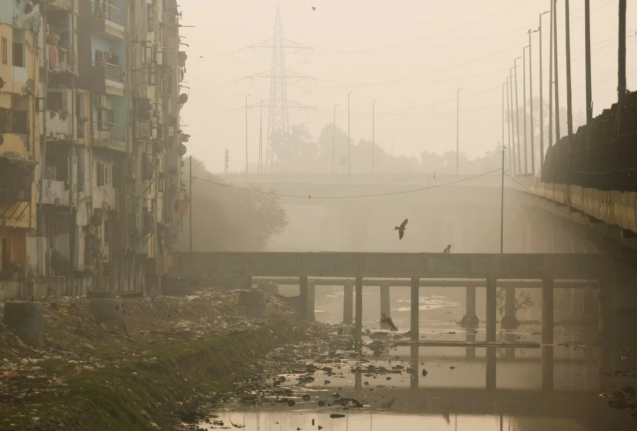 Ấn Độ: Thủ đô Delhi mờ mịt do ô nhiễm không khí nghiêm trọng Ấn Độ: Thủ đô Delhi mờ mịt do ô nhiễm không khí nghiêm trọng