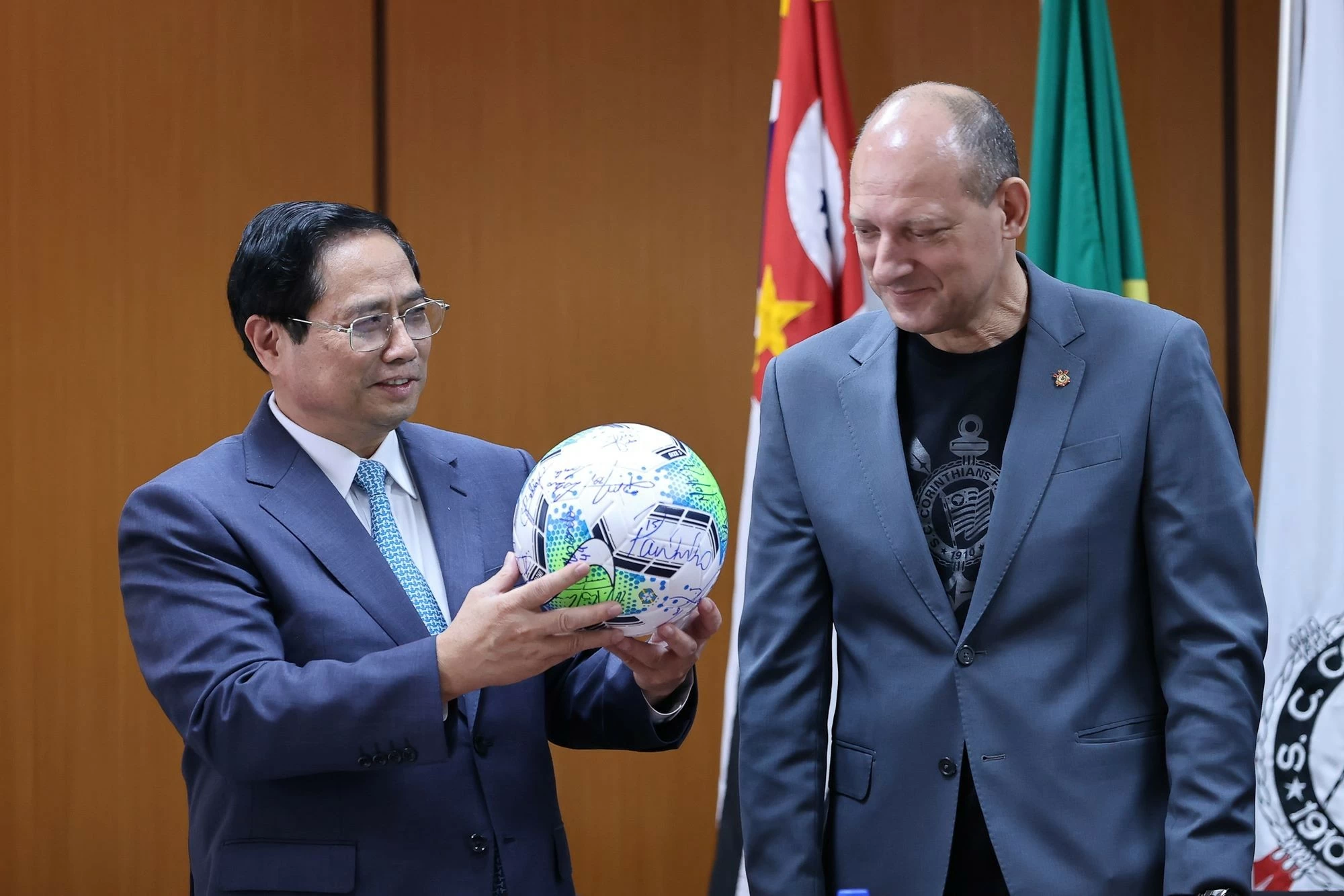 Đại sứ Brazil Marco Farani: Ngạc nhiên thấy một Việt Nam hoàn toàn mới Đại sứ Brazil Marco Farani: Ngạc nhiên thấy một Việt Nam hoàn toàn mới