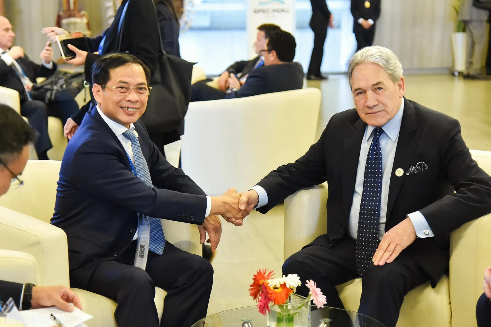 Ngày 14/11, nhân dịp tháp tùng Chủ tịch nước Lương Cường thăm chính thức Peru và tham dự Tuần lễ Cấp cao Diễn đàn Hợp tác kinh tế châu Á - Thái Bình Dương (APEC) 2024, Phó Thủ tướng, Bộ trưởng Bộ Ngoại giao Bùi Thanh Sơn đã gặp, trao đổi với Bộ trưởng Ngoại giao New Zealand Winston Peters. (Ảnh: Tuấn Anh) Ngày 14/11, nhân dịp tháp tùng Chủ tịch nước Lương Cường thăm chính thức Peru và tham dự Tuần lễ Cấp cao Diễn đàn Hợp tác kinh tế châu Á - Thái Bình Dương (APEC) 2024, Phó Thủ tướng, Bộ trưởng Bộ Ngoại giao Bùi Thanh Sơn đã gặp, trao đổi với Bộ trưởng Ngo