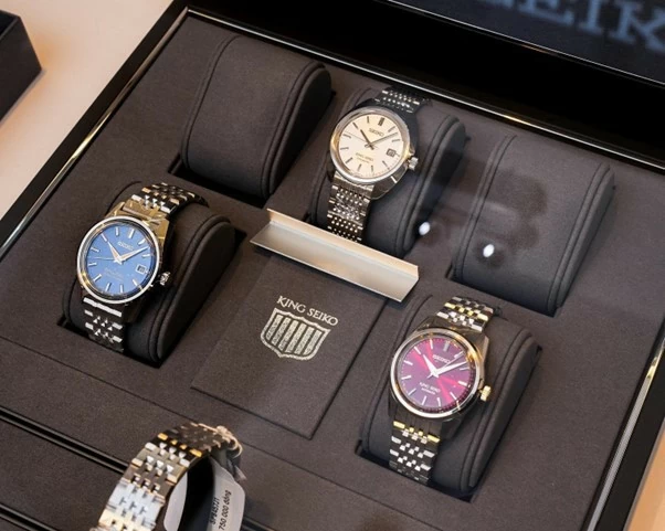 Bộ sưu tập King Seiko đang có tại Đồng Hồ Hải Triều. Bộ sưu tập King Seiko đang có tại Đồng Hồ Hải Triều.