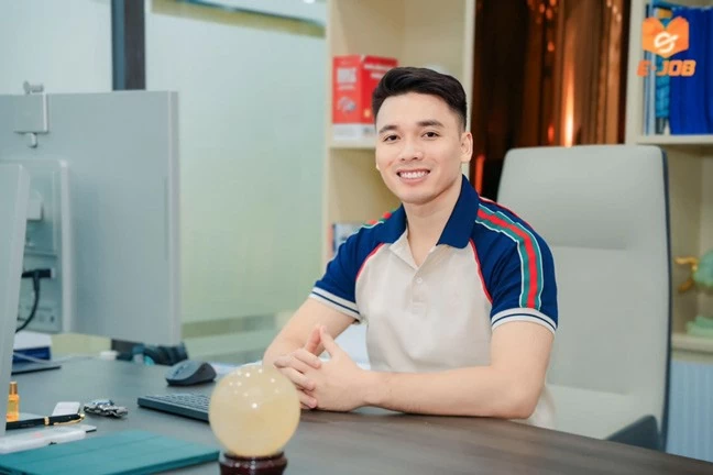 CEO Philip Liệu chia sẻ về tiềm năng của Blockchain. CEO Philip Liệu chia sẻ về tiềm năng của Blockchain.