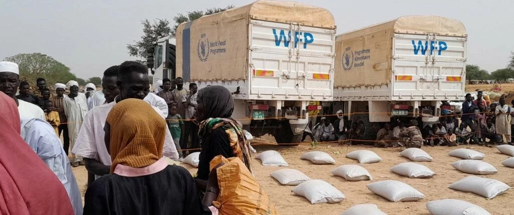 Ngoài ra, WFP kêu gọi tất cả các bên tham chiến cùng các nhóm vũ trang cho phép thực phẩm và lương thực viện trợ được vận chuyển đến nơi an toàn. (Nguồn: Reuters) Ngoài ra, WFP kêu gọi tất cả các bên tham chiến cùng các nhóm vũ trang cho phép thực phẩm và lương thực viện trợ được vận chuyển đến nơi an toàn. (Nguồn: Reuters)