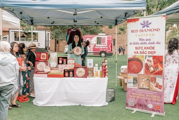 Xuân Quê hương đến sớm với kiều bào và bạn bè quốc tế ở Tây Australia Xuân Quê hương đến sớm với kiều bào và bạn bè quốc tế ở Tây Australia