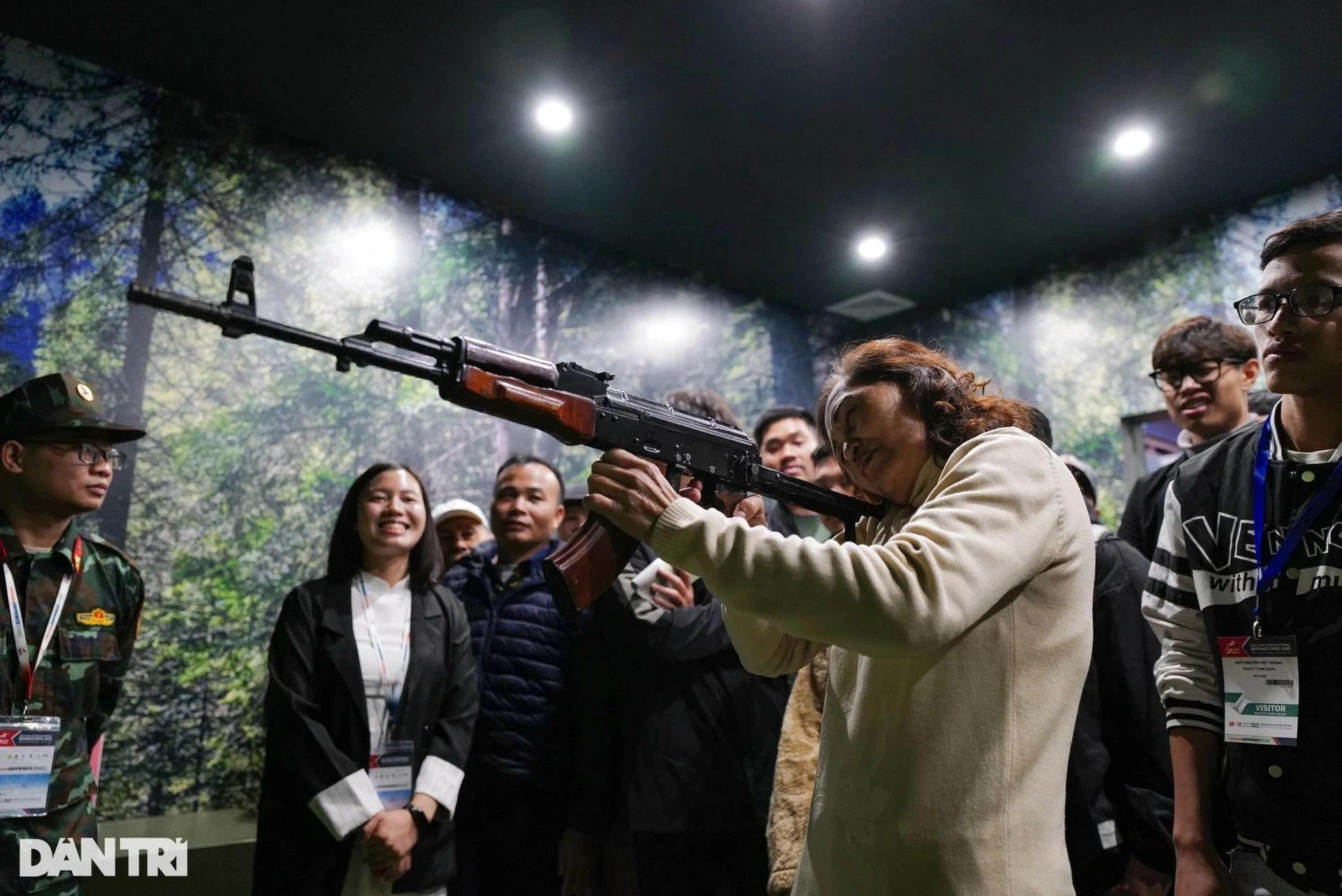 Triển lãm vũ khí của nhiều nước tại Hà Nội mở cửa miễn phí, không giới hạn độ tuổi Triển lãm vũ khí của nhiều nước tại Hà Nội mở cửa miễn phí, không giới hạn độ tuổi