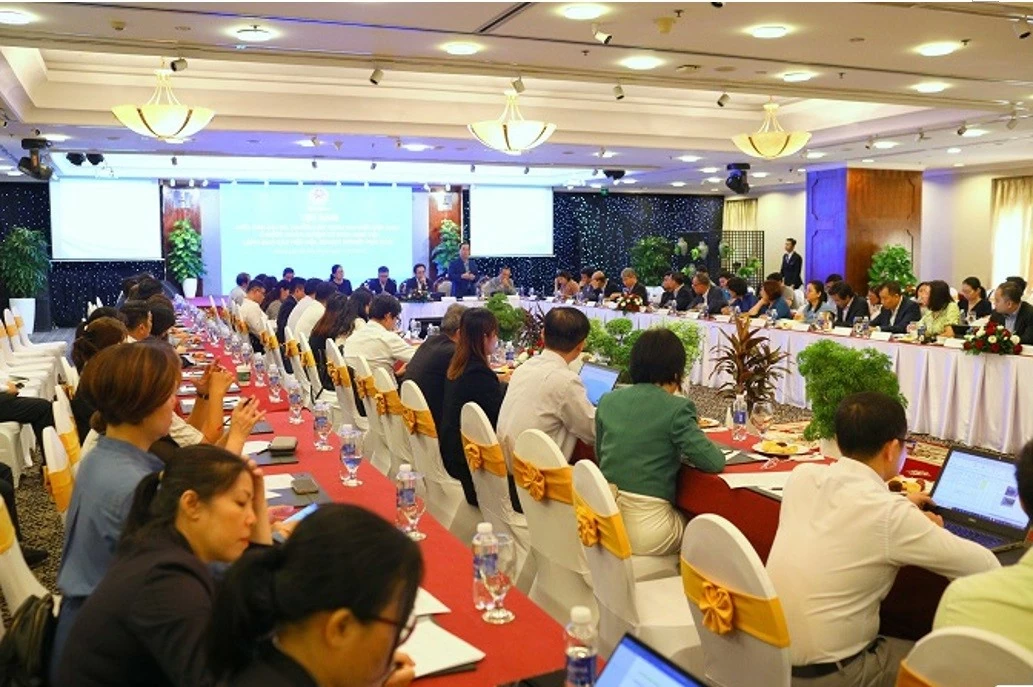 Toàn cảnh Toạ đàm gặp gỡ đoàn Trưởng cơ quan đại diện và các doanh nghiệp.