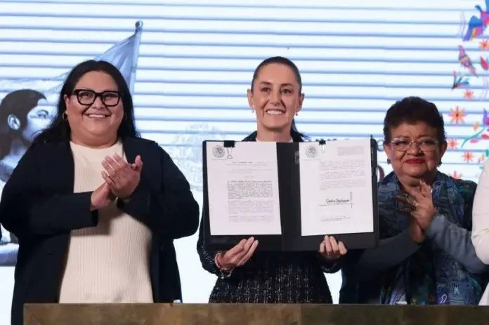 Tổng thống Mexico: Lần đầu tiên trong lịch sử, quyền lợi của phụ nữ nước ta được hiến pháp bảo vệ Tổng thống Mexico: Lần đầu tiên trong lịch sử, quyền lợi của phụ nữ nước ta được hiến pháp bảo vệ