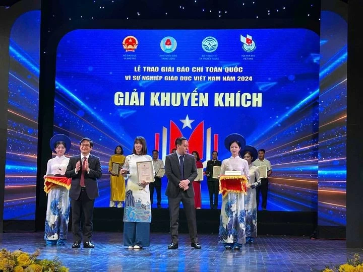 Báo Thế giới và Việt Nam đoạt giải Báo chí vì sự nghiệp giáo dục 2024 Báo Thế giới và Việt Nam đoạt giải Báo chí vì sự nghiệp giáo dục 2024