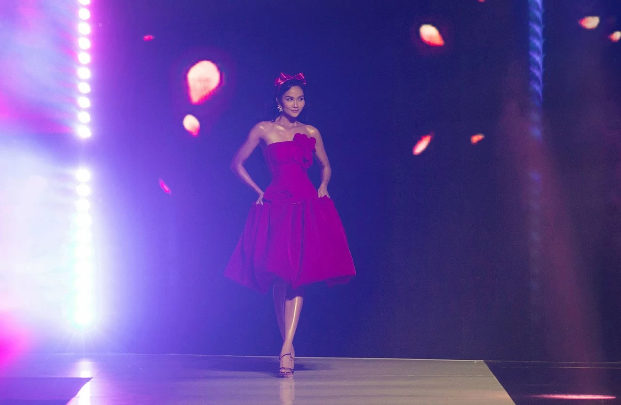 Hồng Diễm Hồng Diễm