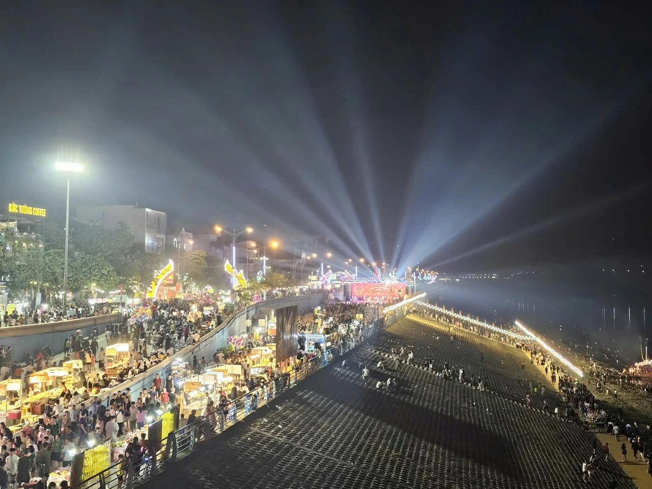 Buổi lễ nhằm tôn vinh những giá trị văn hóa tinh thần, quảng bá hình ảnh ấn tượng về tiềm năng, thế mạnh, cảnh quan và bản sắc văn hóa truyền thống của tỉnh Hòa Bình và khu du lịch vùng lòng hồ sông Đà, góp phần kích cầu phát triển du lịch và thu hút mở rộng thị trường khách du lịch trong nước và quốc tế đến với tỉnh Hòa Bình. Buổi lễ nhằm tôn vinh những giá trị văn hóa tinh thần, quảng bá hình ảnh ấn tượng về tiềm năng, thế mạnh, cảnh quan và bản sắc văn hóa truyền thống của tỉnh Hòa Bình và khu du lịch vùng lòng hồ sông Đà, góp phần kích cầu phát triển du lịch và thu hút mở rộng thị trường khách du lịch trong nước và quốc tế đến với tỉnh Hòa Bình.