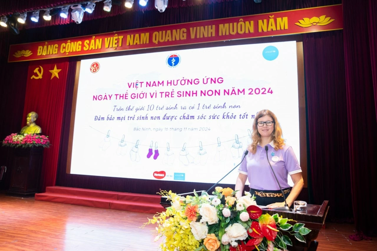 Bà Silvia Danailov, Trưởng đại diện UNICEF Việt Nam phát biểu tại sự kiện nhân Ngày thế giới Vì trẻ sinh non 2024. (Nguồn: UNICEF) Bà Silvia Danailov, Trưởng đại diện UNICEF Việt Nam phát biểu tại sự kiện nhân Ngày thế giới Vì trẻ sinh non 2024. (Nguồn: UNICEF)