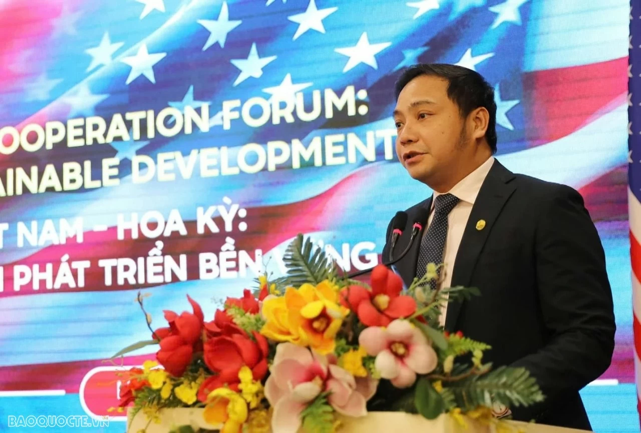 Nhìn lại một năm đánh dấu kỷ nguyên hợp tác mới Việt Nam - Hoa Kỳ Nhìn lại một năm đánh dấu kỷ nguyên hợp tác mới Việt Nam - Hoa Kỳ