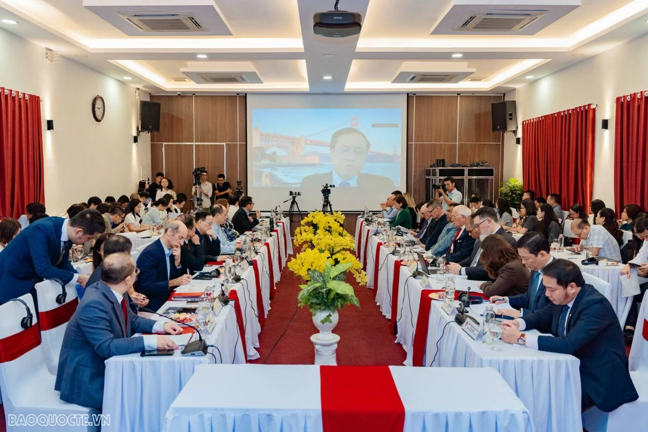 Nhìn lại một năm đánh dấu kỷ nguyên hợp tác mới Việt Nam - Hoa Kỳ Nhìn lại một năm đánh dấu kỷ nguyên hợp tác mới Việt Nam - Hoa Kỳ