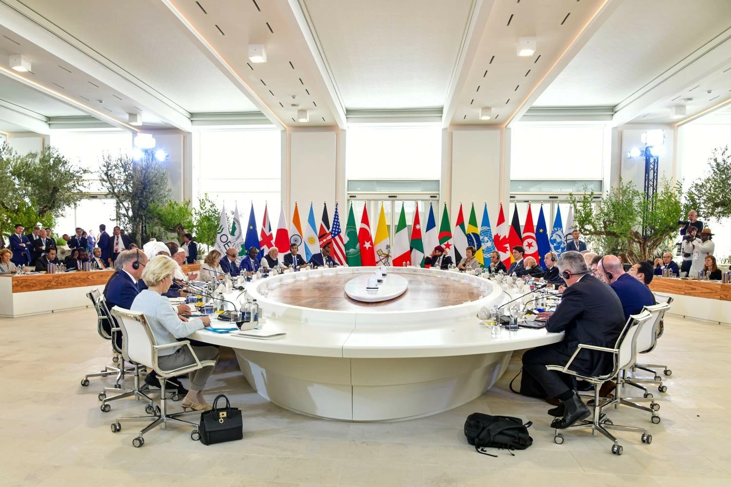 Lãnh đạo các nước G7 nhóm họp tại Italy. Lãnh đạo các nước G7 nhóm họp tại Italy.