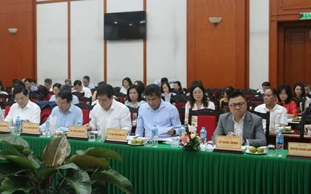 Các đại biểu tại Hội thảo khoa học quốc gia Định vị Việt Nam, kiến tạo kỷ nguyên vươn mình