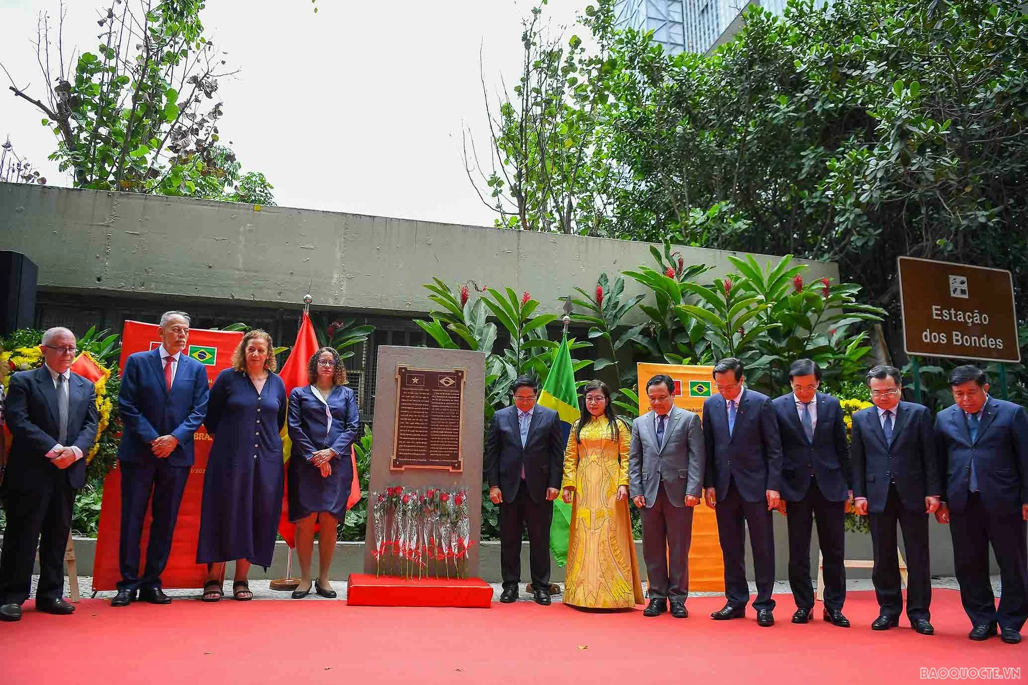 undefined Khánh thành đặt biển kỷ niệm Chủ tịch Hồ Chí Minh tại thành phố Rio de Janeiro, Brazil