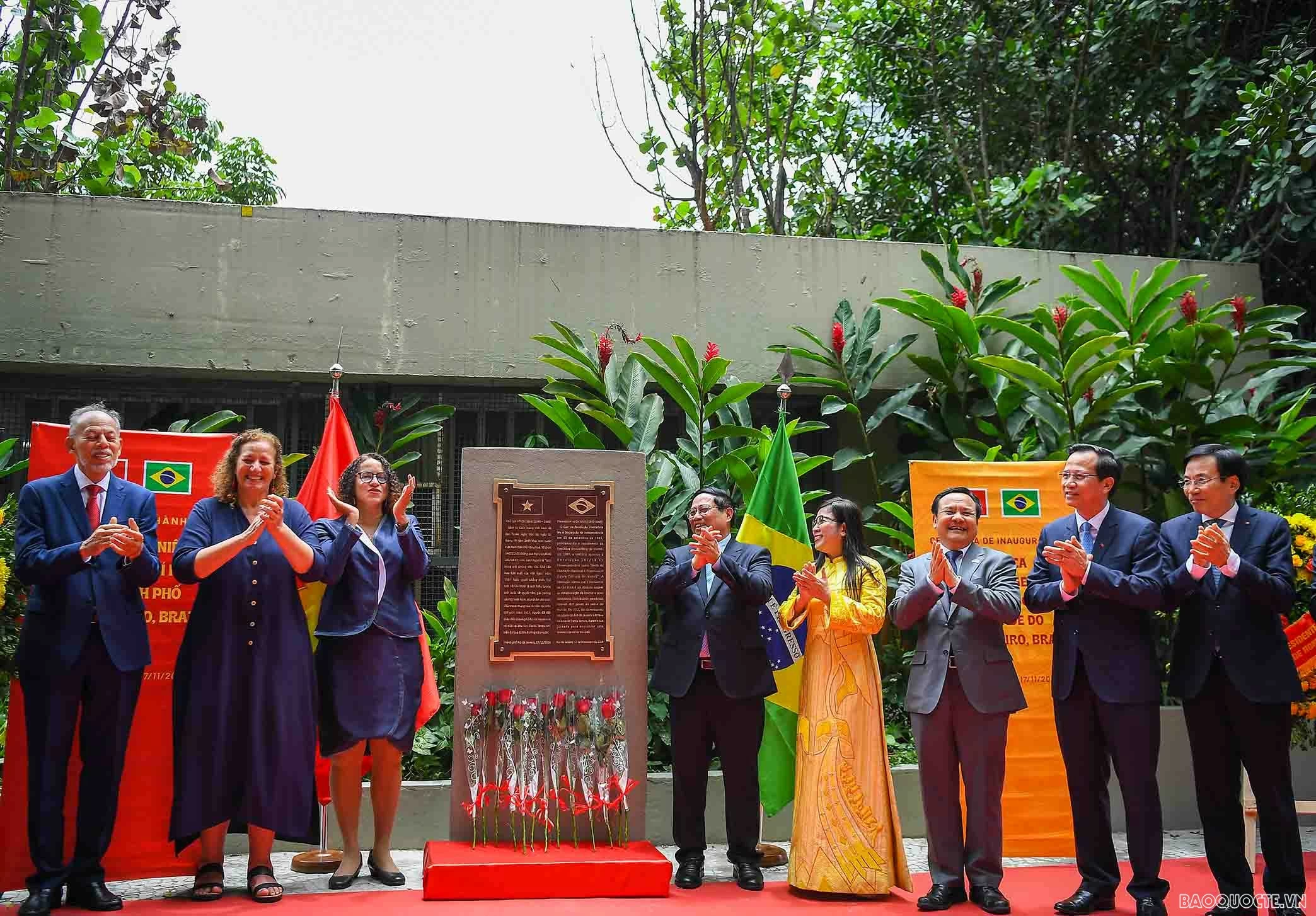 undefined Khánh thành đặt biển kỷ niệm Chủ tịch Hồ Chí Minh tại thành phố Rio de Janeiro, Brazil