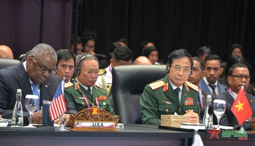 Đại tướng Phan Văn Giang tại Hội nghị Bộ trưởng Quốc phòng các nước ASEAN mở rộng lần thứ 10. (Nguồn: Quân đội nhân dân) Đại tướng Phan Văn Giang tại Hội nghị Bộ trưởng Quốc phòng các nước ASEAN mở rộng lần thứ 10. (Nguồn: Quân đội nhân dân)
