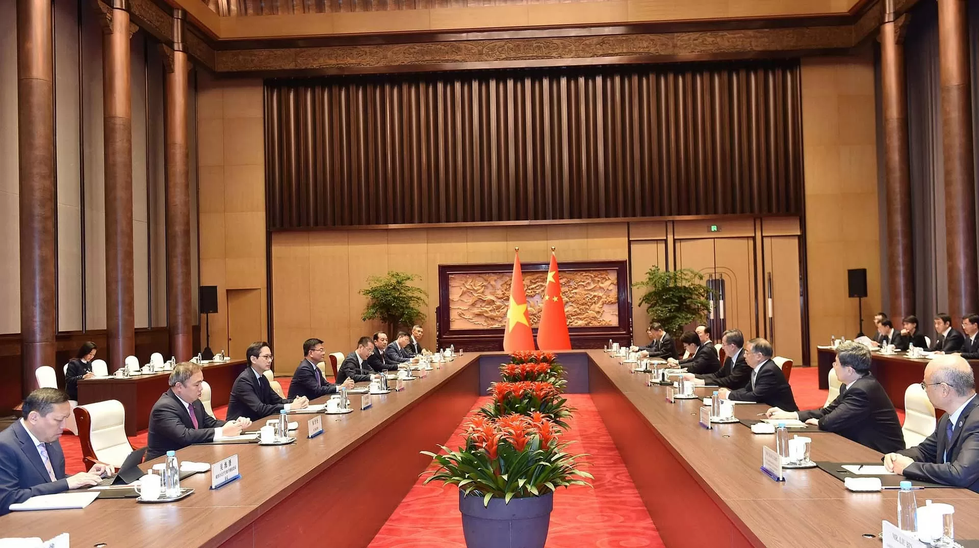 Phó Thủ tướng Lê Thành Long hội đàm với Ủy viên Thường vụ Bộ Chính trị, Phó Thủ tướng Quốc vụ viện Trung Quốc Đinh Tiết Tường Phó Thủ tướng Lê Thành Long hội đàm với Ủy viên Thường vụ Bộ Chính trị, Phó Thủ tướng Quốc vụ viện Trung Quốc Đinh Tiết Tường