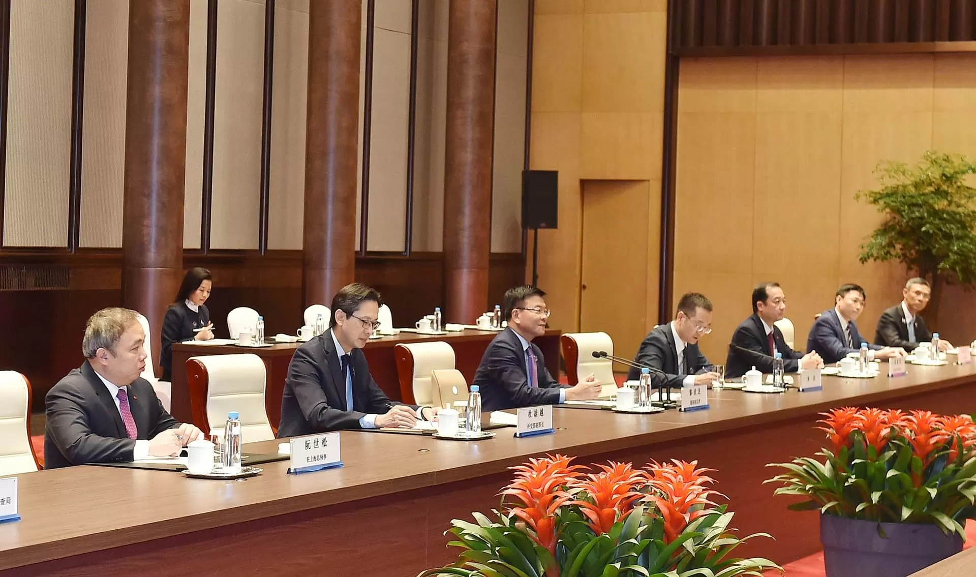 Phó Thủ tướng Lê Thành Long hội đàm với Ủy viên Thường vụ Bộ Chính trị, Phó Thủ tướng Quốc vụ viện Trung Quốc Đinh Tiết Tường Phó Thủ tướng Lê Thành Long hội đàm với Ủy viên Thường vụ Bộ Chính trị, Phó Thủ tướng Quốc vụ viện Trung Quốc Đinh Tiết Tường