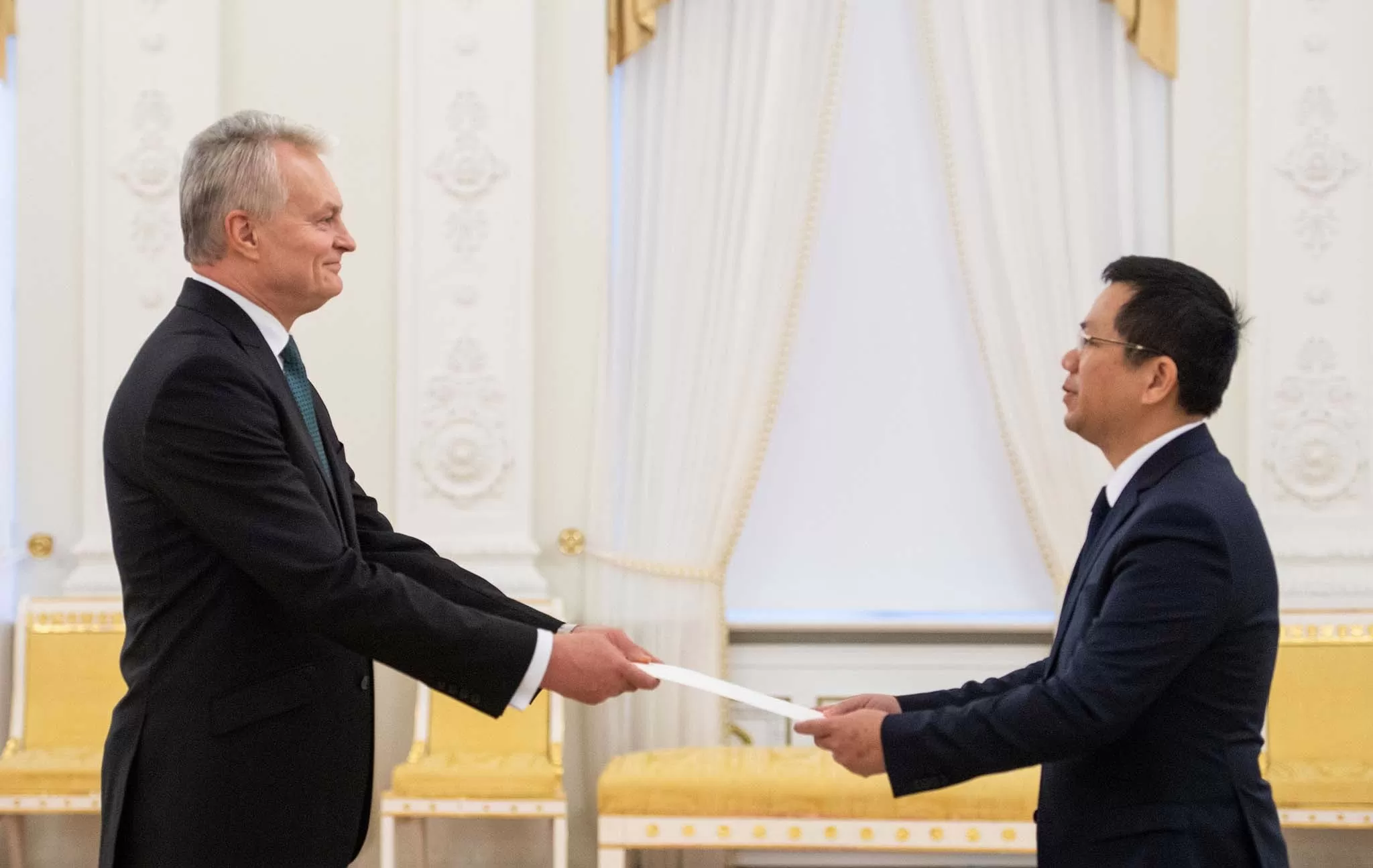 Đại sứ Hà Hoàng Hải trình Thư ủy nhiệm lên Tổng thống Lithuania Đại sứ Hà Hoàng Hải trình Thư ủy nhiệm lên Tổng thống Lithuania