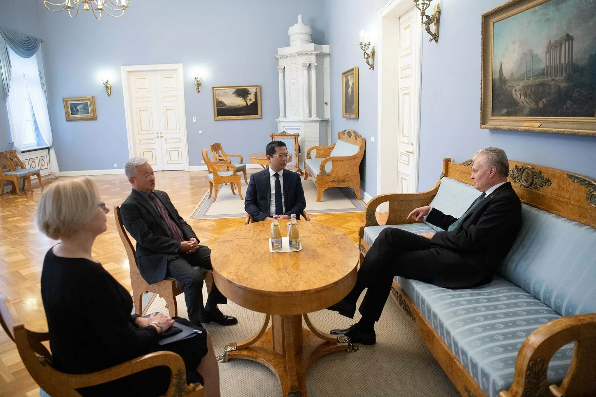 Đại sứ Hà Hoàng Hải trình Thư ủy nhiệm lên Tổng thống Lithuania Đại sứ Hà Hoàng Hải trình Thư ủy nhiệm lên Tổng thống Lithuania