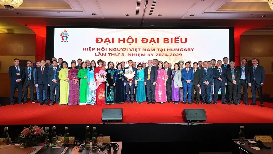 Đại hội Hiệp hội Người Việt nam tại Hungary: Hy vọng một tương lai tốt đẹp Đại hội Hiệp hội Người Việt nam tại Hungary: Hy vọng một tương lai tốt đẹp