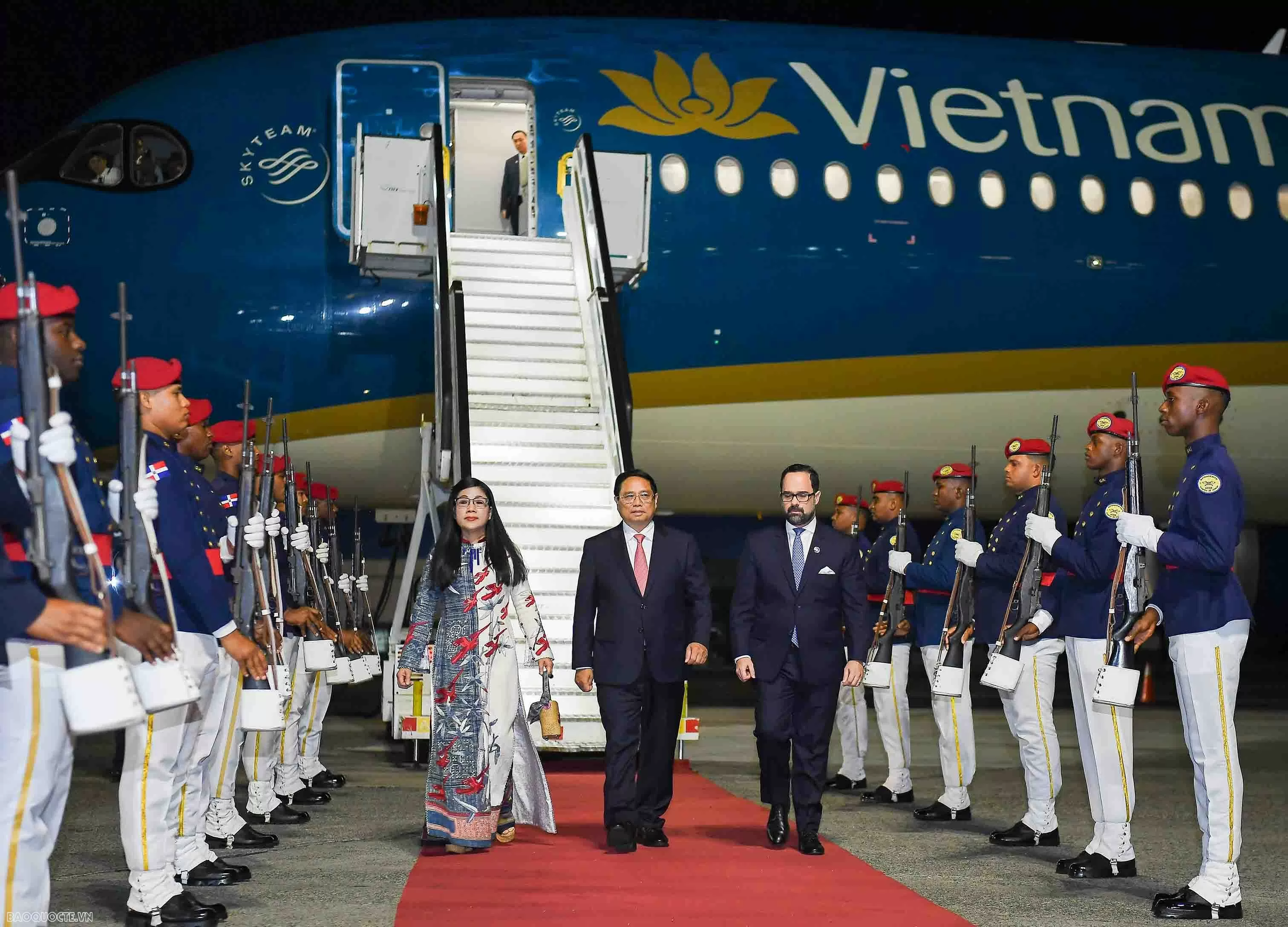 Thủ tướng Phạm Minh Chính và Phu nhân đến Santo Domingo, bắt đầu thăm chính thức Cộng hoà Dominica Thủ tướng Phạm Minh Chính và Phu nhân đến Santo Domingo, bắt đầu thăm chính thức Cộng hoà Dominica