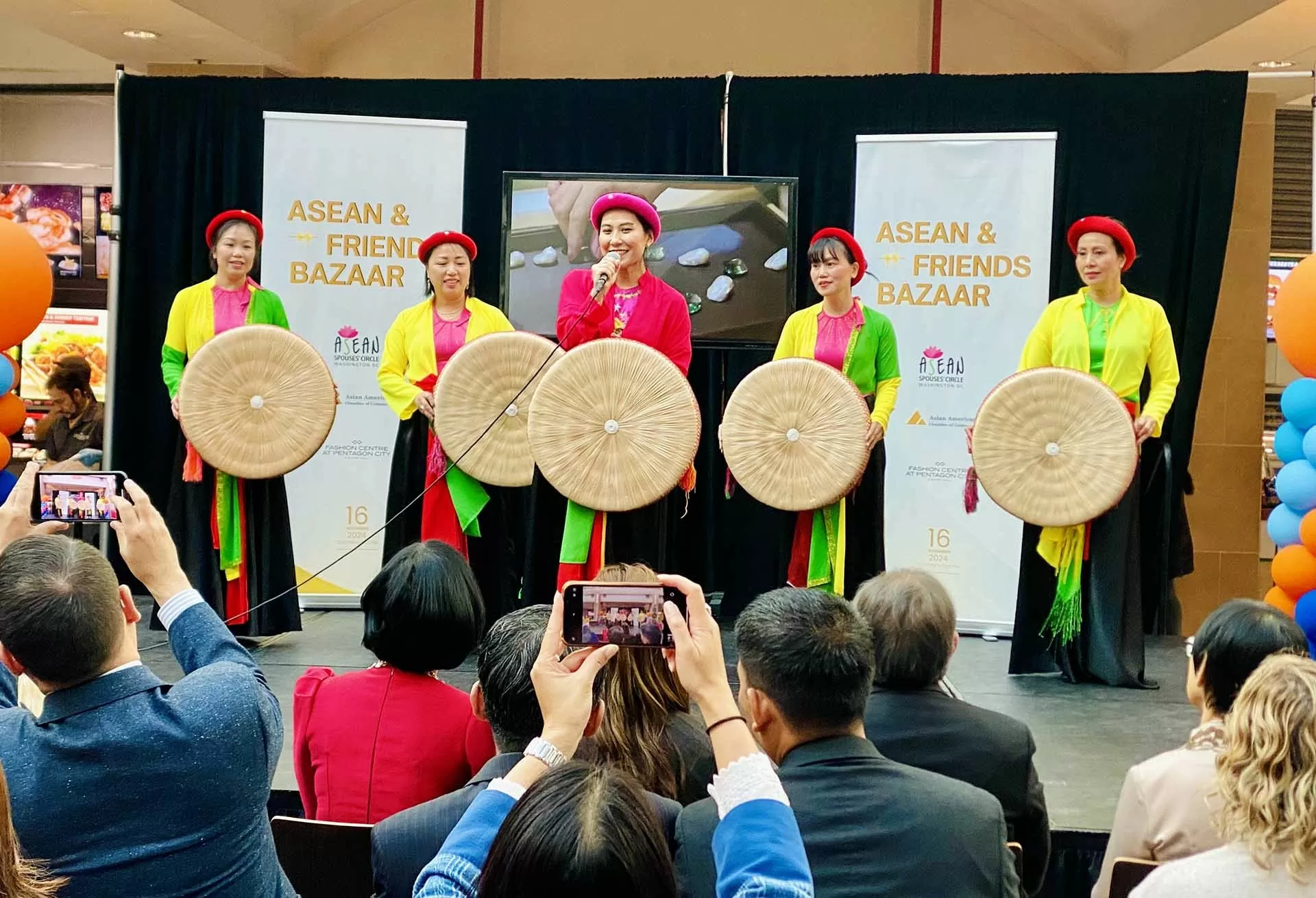 Hội chợ ASEAN và những người bạn tại Hoa Kỳ Hội chợ ASEAN và những người bạn tại Hoa Kỳ