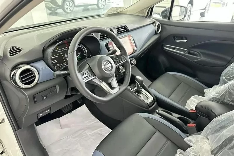 Nội thất thực tế của Almera 2024 tại Việt Nam chưa được hé lộ nhưng tham khảo thị trường quốc tế, khoang lái ít có sự thay đổi, vẫn sử dụng phanh cơ truyền thống Nội thất thực tế của Almera 2024 tại Việt Nam chưa được hé lộ nhưng tham khảo thị trường quốc tế, khoang lái ít có sự thay đổi, vẫn sử dụng phanh cơ truyền thống