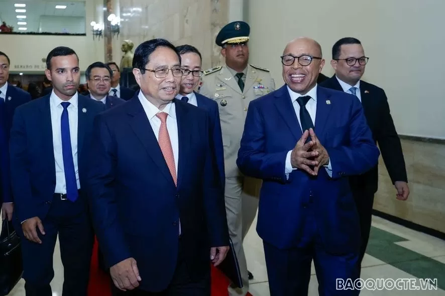 undefined Thủ tướng Phạm Minh Chính đã có các cuộc hội kiến lần lượt với Chủ tịch Thượng viện Ricardo de los Santos Polanco và Chủ tịch Hạ viện Alfredo Pacheco tại Trụ sở Quốc hội Cộng hòa Dominica.