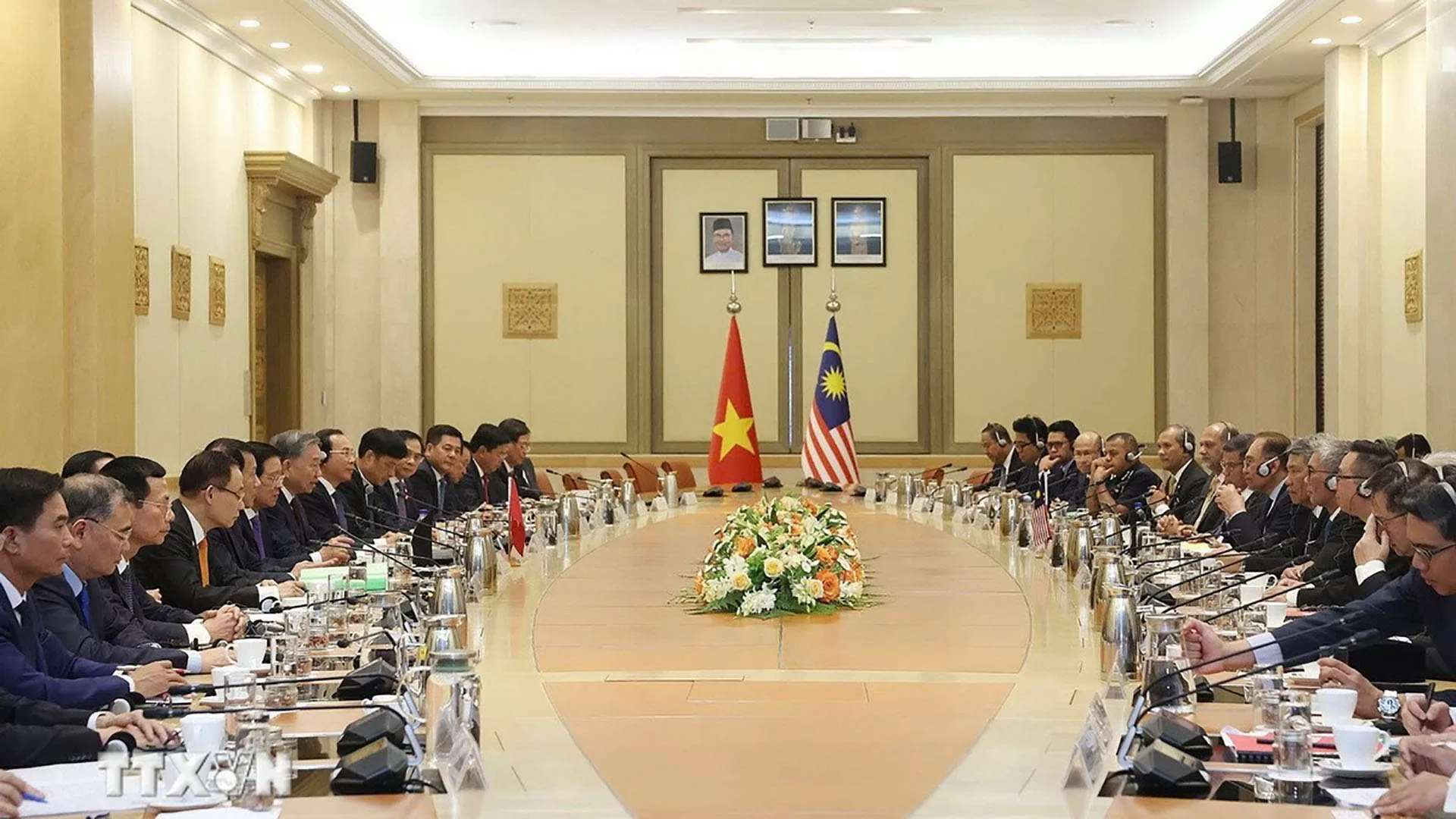 Cộng hưởng sức mạnh, vững bước vươn mình Cộng hưởng sức mạnh, vững bước vươn mình
