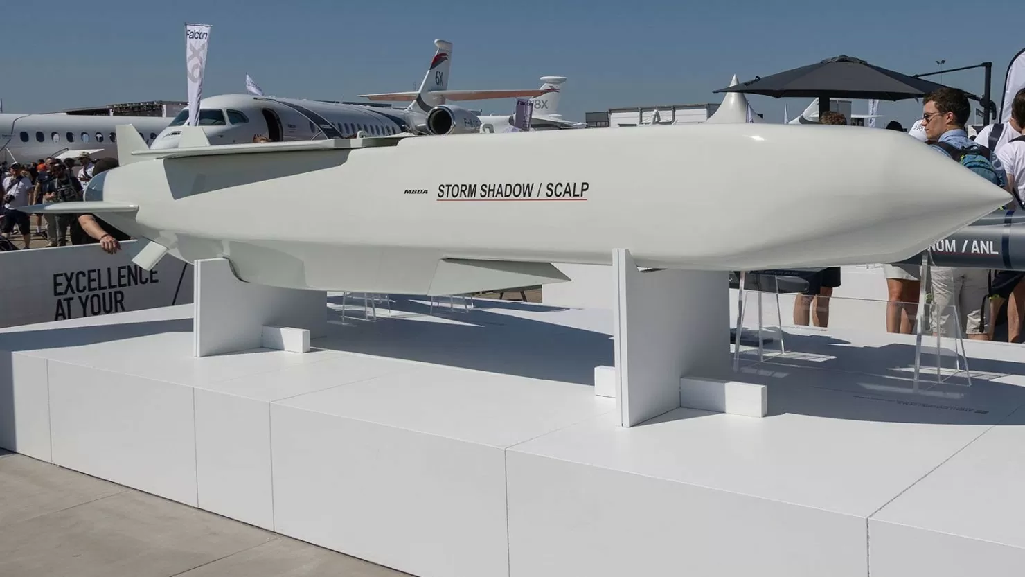 Hungary họp khẩn, đưa hệ thống phòng không đến gần Ukraine khi Kiev tấn công tầm xa vào Nga Hungary họp khẩn, đưa hệ thống phòng không đến gần Ukraine khi Kiev tấn công tầm xa vào Nga