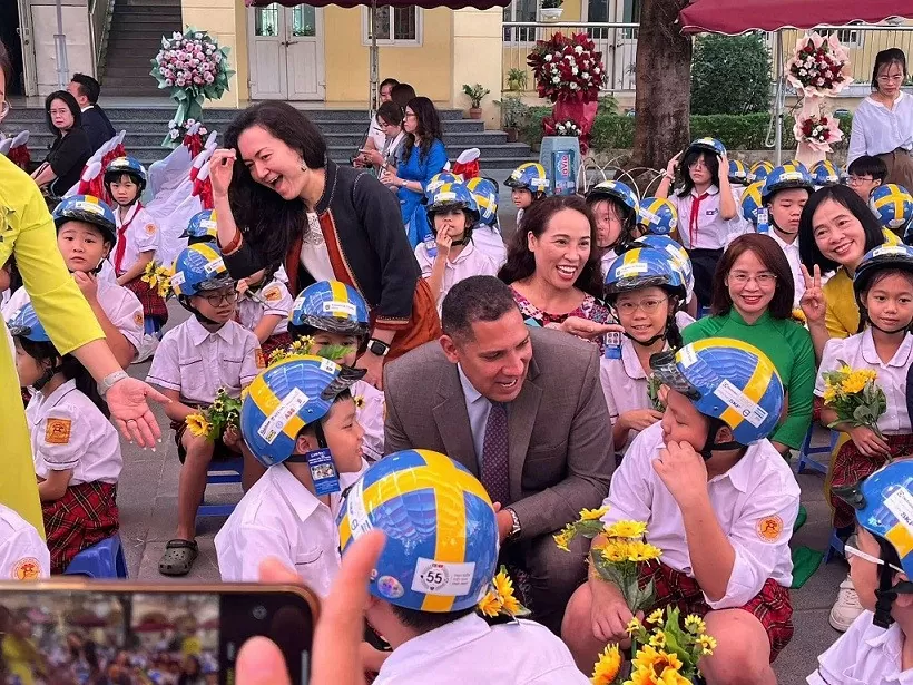 Thụy Điển góp sức tuyên truyền an toàn giao thông cho trẻ em Việt Nam Thụy Điển góp sức tuyên truyền an toàn giao thông cho trẻ em Việt Nam