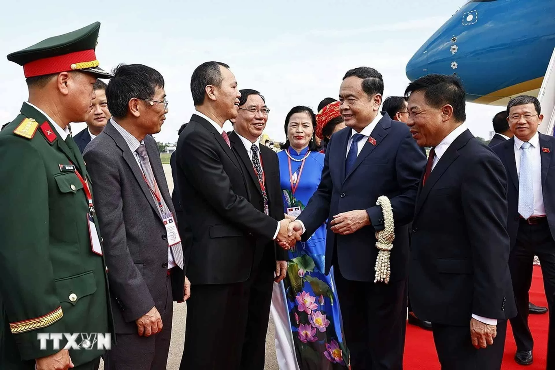 Lễ đón Chủ tịch Quốc hội Trần Thanh Mẫn tại sân bay quốc tế Pochentong, thủ đô Phnom Penh. (Nguồn: TTXVN) Lễ đón Chủ tịch Quốc hội Trần Thanh Mẫn tại sân bay quốc tế Pochentong, thủ đô Phnom Penh. (Nguồn: TTXVN)