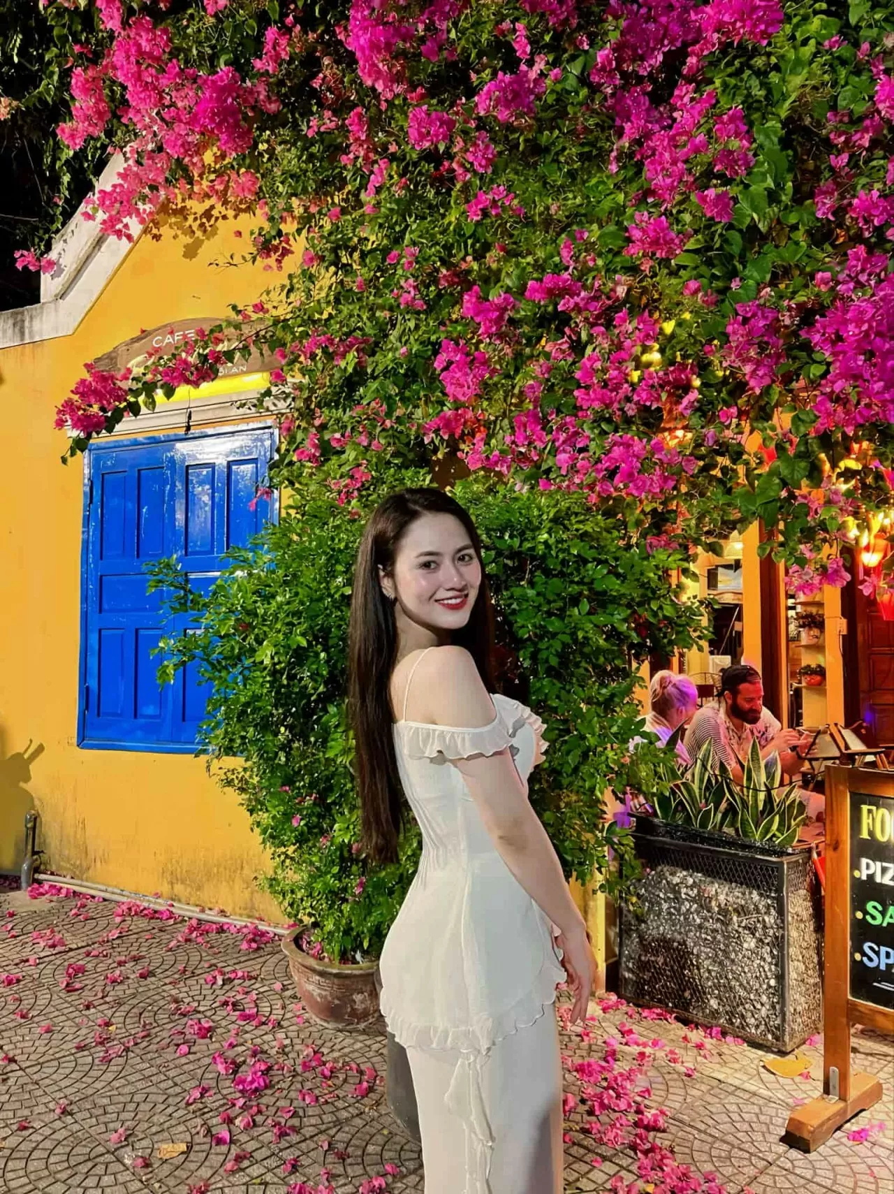 Ngắm vẻ dịu dàng của diễn viên Việt Hoa Ngắm vẻ dịu dàng của diễn viên Việt Hoa